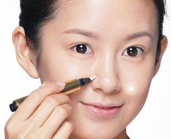 不化妆可以用遮瑕笔吗，遮瑕笔具体使用方法
