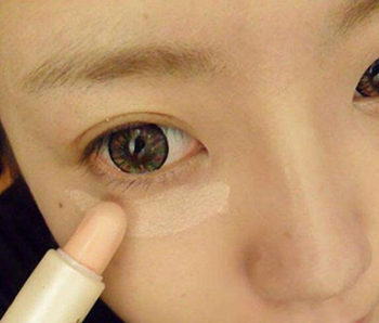 不化妆可以用遮瑕笔吗，遮瑕笔具体使用方法  遮瑕笔 化妆 彩妆 第2张