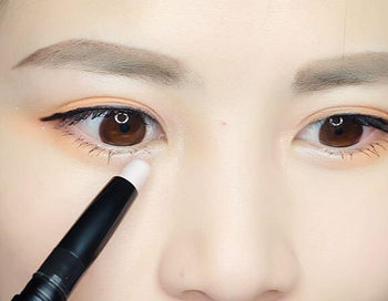 修容笔和卧蚕笔一样吗，GET正确修容卧蚕步骤  修容笔 卧蚕笔 彩妆 第5张