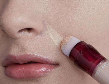 遮瑕笔怎么用具体步骤是什么  遮瑕笔 彩妆 第4张