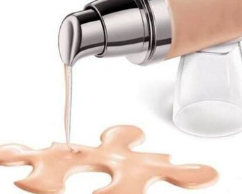 粉饼可以代替粉底液吗,粉饼怎么用更好 粉饼 粉底液 彩妆 第3张 粉饼可以代替粉底液吗,粉饼怎么用更好 粉饼 粉底液 彩妆 第3张