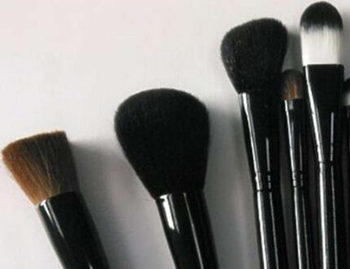 粉底液刷和遮瑕刷区别，具体如何使用  粉底液刷 遮瑕刷 彩妆 第4张