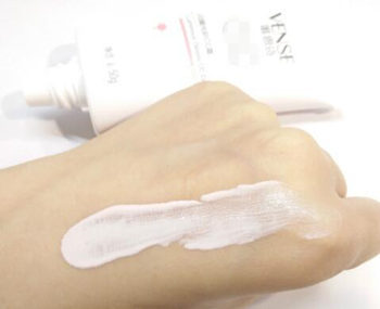 粉底刷怎么用没有刷痕,推荐这几个小技巧 粉底刷 技巧 彩妆 第2张 粉底刷怎么用没有刷痕,推荐这几个小技巧 粉底刷 技巧 彩妆 第2张