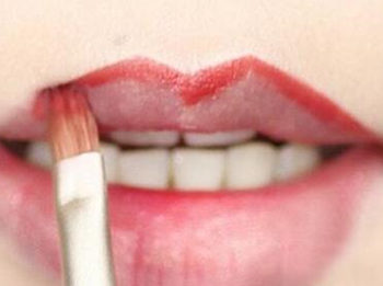 没有唇线笔怎么涂口红，不同唇形口红画法  口红 唇线笔 唇形 彩妆 第7张