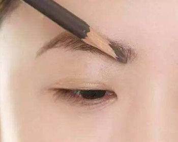 化妆新手必备7种化妆品包括哪些  化妆品 新手 彩妆 第7张