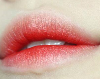 嘴巴大又厚适合涂口红吗 口红 嘴巴 彩妆 第2张 嘴巴大又厚适合涂口红吗 口红 嘴巴 彩妆 第2张