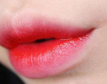 嘴巴大又厚适合涂口红吗 口红 嘴巴 彩妆 第5张 嘴巴大又厚适合涂口红吗 口红 嘴巴 彩妆 第5张