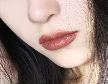 唇色暗紫适合什么口红  口红 唇色 彩妆 第3张