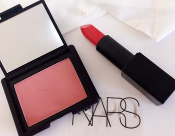 唇色暗紫适合什么口红  口红 唇色 彩妆 第5张