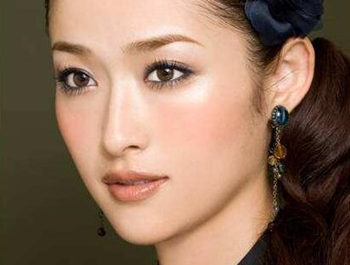 2018最流行的眼影颜色推荐这6个 眼影 颜色 2018 彩妆 第6张 2018最流行的眼影颜色推荐这6个 眼影 颜色 2018 彩妆 第6张