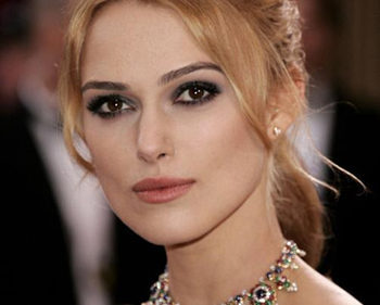 豆沙色口红配什么眼影搭配最好看 眼影 口红 豆沙色 彩妆 第4张 豆沙色口红配什么眼影搭配最好看 眼影 口红 豆沙色 彩妆 第4张