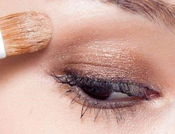 眼影贵的和便宜的区别你怎么看 眼影 彩妆 第3张 眼影贵的和便宜的区别你怎么看 眼影 彩妆 第3张