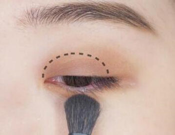 日常妆大地色眼影画法你真的了解吗  眼影 大地色 日常妆 画法 彩妆 第5张