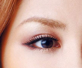 内双厚眼皮怎么画眼妆,详细画法解析 内双 画法 眼皮 眼妆 彩妆 第4张 内双厚眼皮怎么画眼妆,详细画法解析 内双 画法 眼皮 眼妆 彩妆 第4张