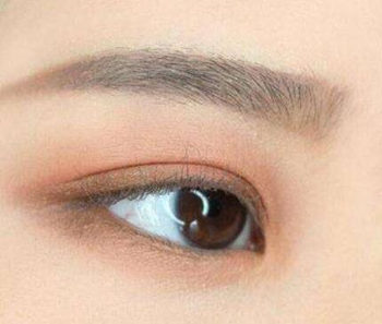 日常眼影用什么颜色好  眼影 颜色 彩妆 第5张