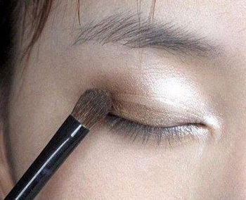 日常眼影用什么颜色好  眼影 颜色 彩妆 第8张