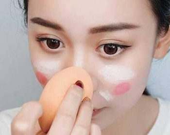 下午补妆腮红怎么办，油皮和干皮腮红补妆方法  腮红 补妆 怎么办 彩妆 第3张