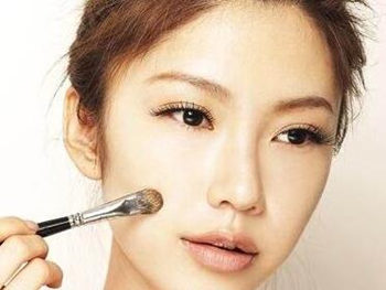 打了腮红高光怎么补妆 高光 腮红 补妆 彩妆 第2张 打了腮红高光怎么补妆 高光 腮红 补妆 彩妆 第2张