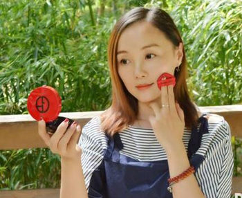 夏天用粉底液好还是气垫好  夏天 粉底液 气垫 彩妆 第4张