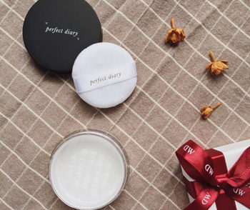 国产散粉哪个牌子好用，高性价比散粉推荐  国产 散粉 彩妆 第3张