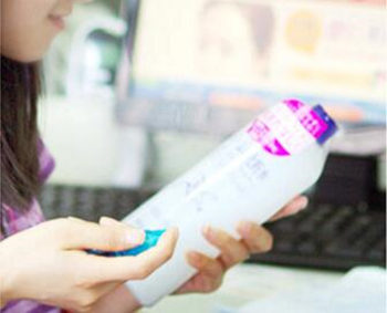 日本薏仁化妆水怎么用，8种妙用学起来  日本 薏仁 化妆水 彩妆 第6张