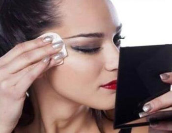 内眼线要画在黏膜上吗，内眼线怎么画好看  内眼线 黏膜 彩妆 第5张