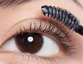 睫毛膏不晕染小妙招大全还不收藏  睫毛膏 晕染 小妙招 彩妆 第6张