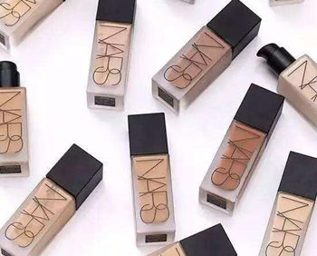 不脱妆不卡粉粉底液哪个牌子好  粉底液 脱妆 卡粉 彩妆 第7张