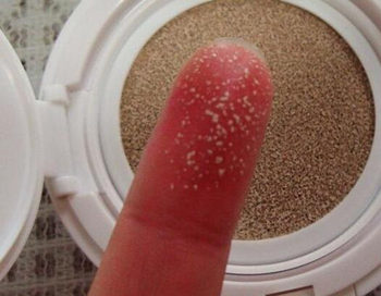 擦完的气垫都浮在脸上怎么办  气垫 怎么办 彩妆 第3张