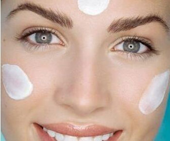 均匀肤色用什么打底比较好