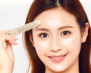 均匀肤色用什么打底比较好  均匀肤色 打底 彩妆 第5张