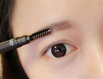 网红少女无辜眼妆画法教程详解  网红 少女 眼妆 彩妆 第2张