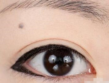 网红少女无辜眼妆画法教程详解  网红 少女 眼妆 彩妆 第5张