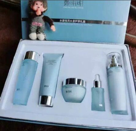 郑明明尚凝祛皱毁脸怎么回事，是真是假