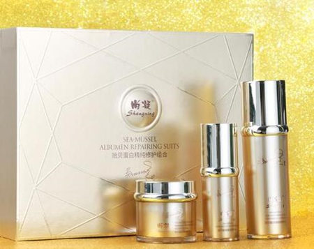 郑明明尚凝祛皱毁脸怎么回事，是真是假  尚凝 郑明明 祛皱 抗皱护肤 第3张