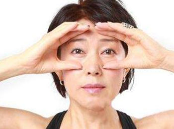 下眼睑皱纹严重怎么办，五种方法推荐  下眼睑 皱纹 怎么办 抗皱护肤 第3张