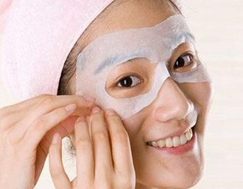 怎样化妆遮盖眼角纹  化妆 眼角纹 抗皱护肤 第5张