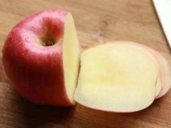 用什么敷眼睛去皱纹，五种天然材料  皱纹 眼睛 抗皱护肤 第4张