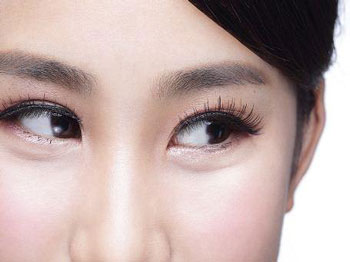 怎么判断眼皮是否松弛，应该怎么办