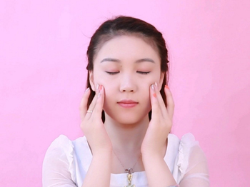 脸部瑜伽能提升皮肤吗  瑜伽 脸部 抗皱护肤 第4张