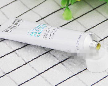 哪款眼霜抗皱好一些，五款好用的抗皱眼霜推荐  眼霜 抗皱 抗皱护肤 第3张