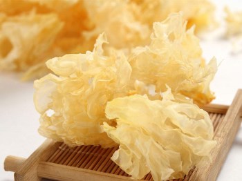 女人脸上暗黄，吃什么食物补气血  气血 食物 女人 美白祛黄 第2张