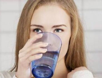 经常化妆导致皮肤暗沉怎么办，七个方法推荐  化妆 皮肤暗沉 怎么办 美白祛黄 第8张