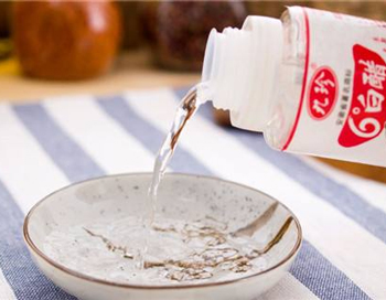 用醋洗脸能去黄吗，去黄偏方解析