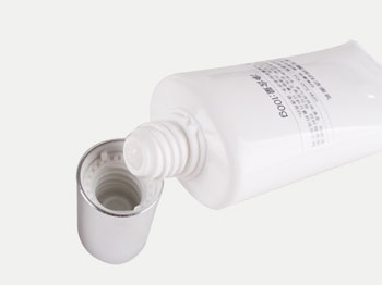 片仔癀祛黄亮白洁面乳怎么样测评如何  片仔癀 洁面乳 黄亮白 美白祛黄 第2张