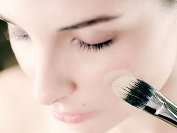 皮肤暗黄用什么粉底，选对产品很重要