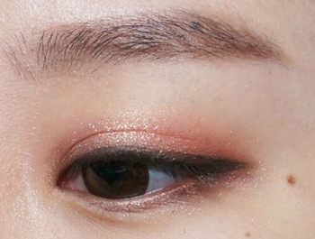 脸黄适合什么颜色眼影,提升肤色眼影来凑 脸黄 眼影 美白祛黄 第2张 脸黄适合什么颜色眼影,提升肤色眼影来凑 脸黄 眼影 美白祛黄 第2张