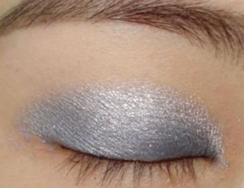 脸黄适合什么颜色眼影,提升肤色眼影来凑 脸黄 眼影 美白祛黄 第3张 脸黄适合什么颜色眼影,提升肤色眼影来凑 脸黄 眼影 美白祛黄 第3张