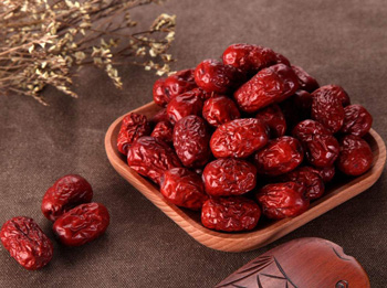 皮肤黯淡无光怎么调理，5种措施快速改善