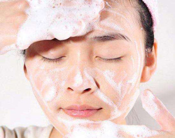 皮肤黯淡无光怎么调理，5种措施快速改善  暗淡 美白祛黄 第5张